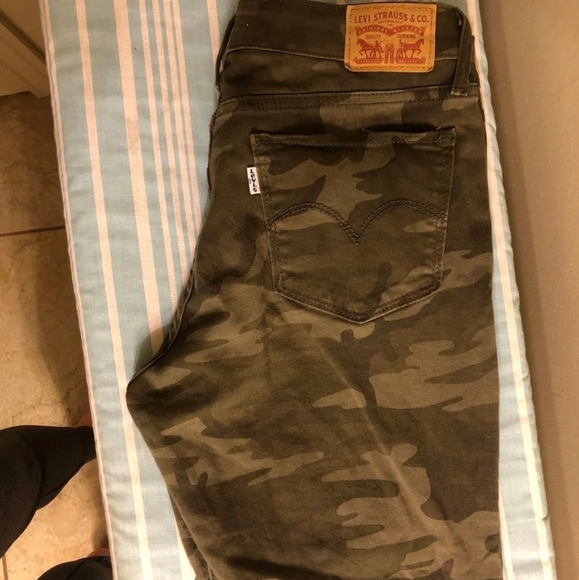Levi's 711 skinny camo jeans - Picture 1 of 4